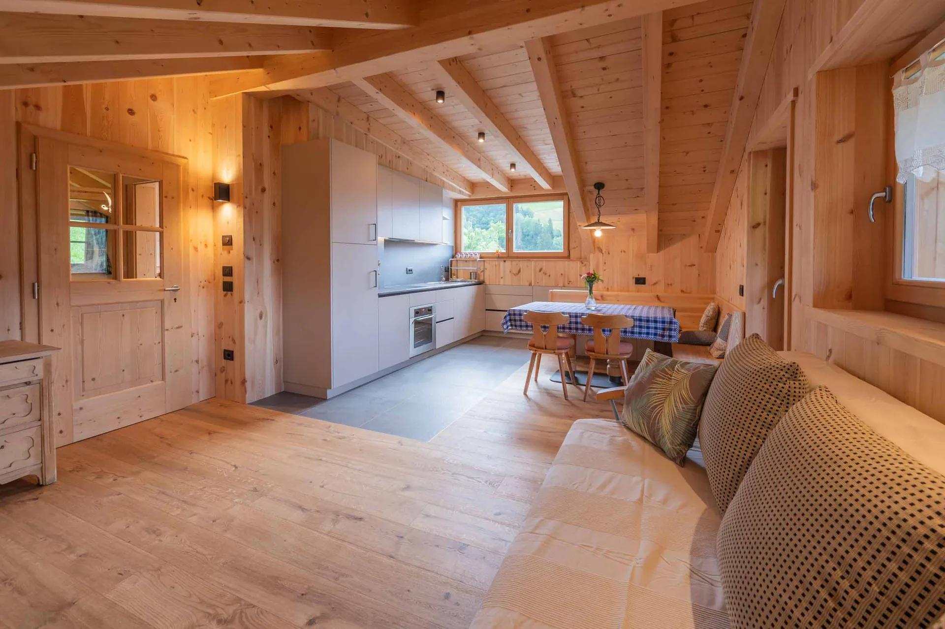 Wohnküche der Ferienwohnung Lü Mesavila