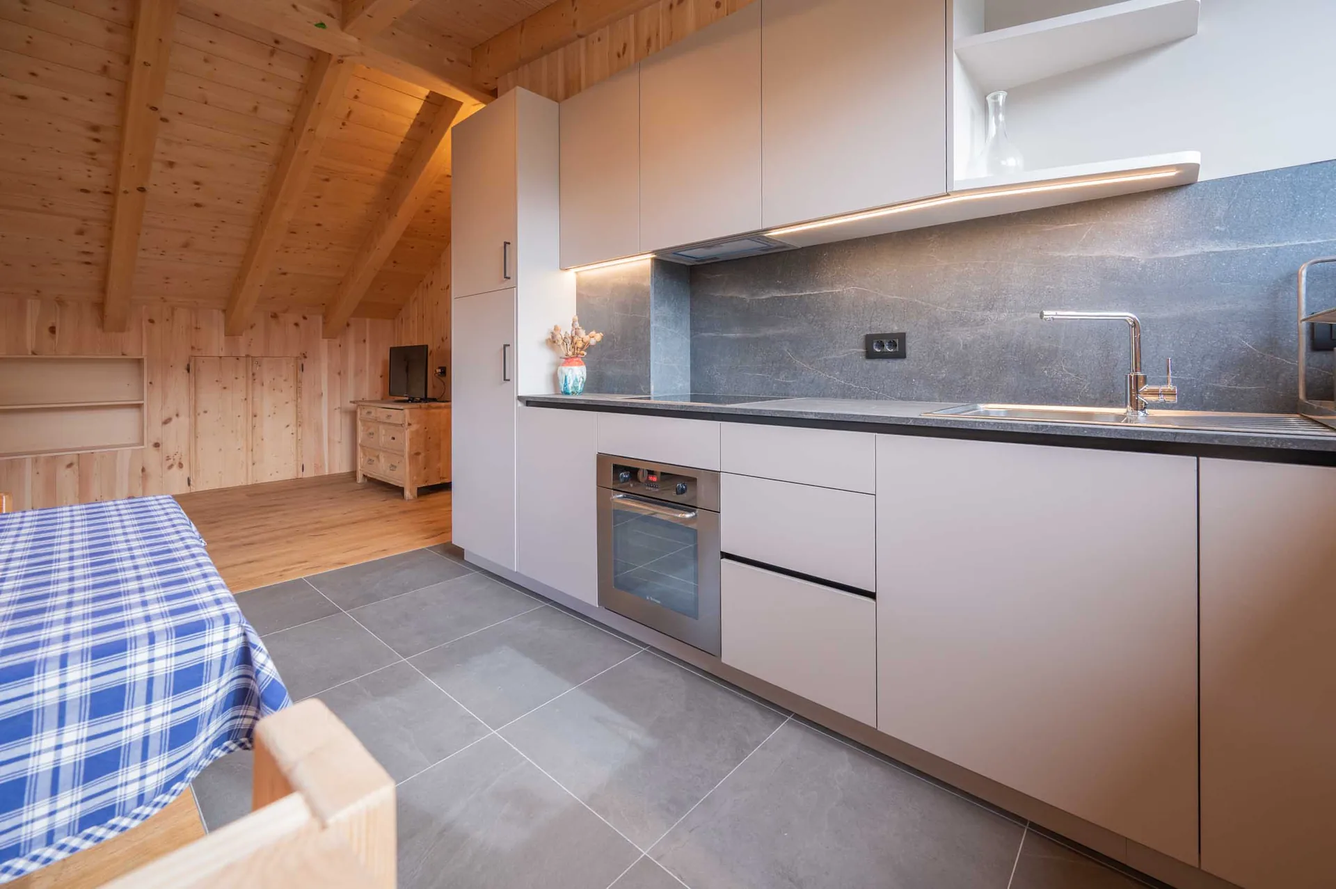 Cucina completamente attrezzata