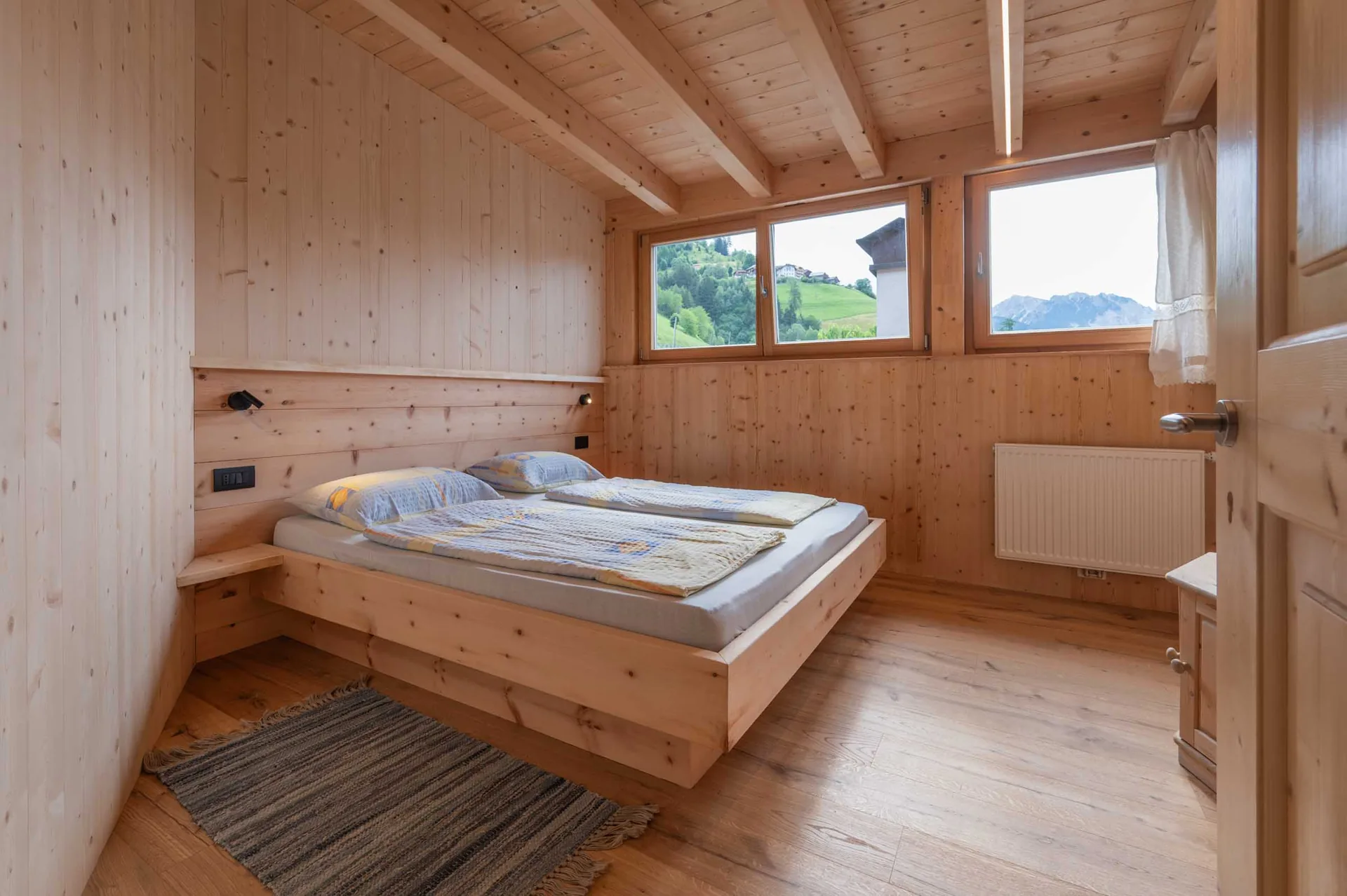 Camera da letto con letto matrimoniale